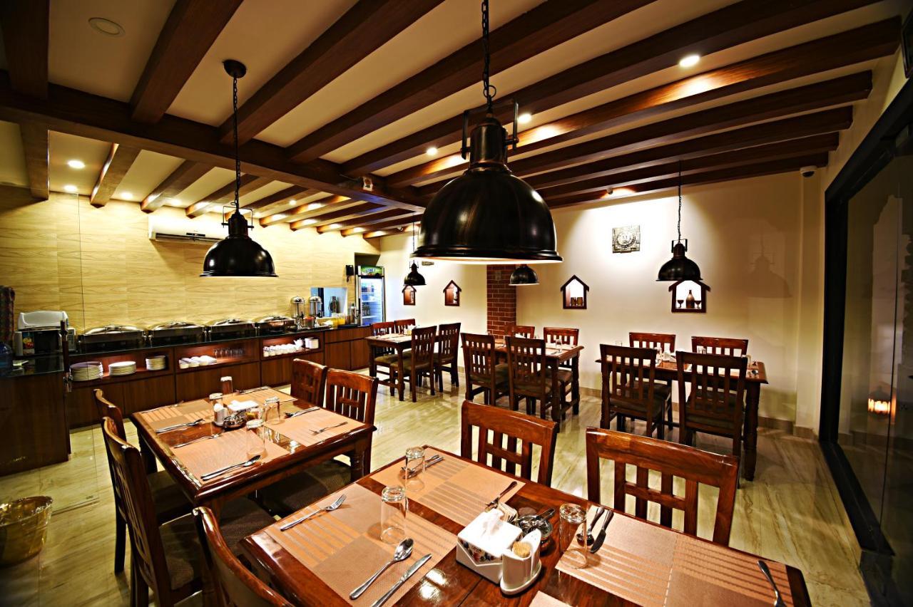 Kumari Boutique Hotel Катманду Екстериор снимка